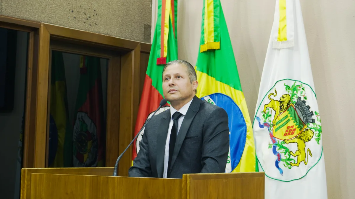Representante da Imobiliária Conquista na tribuna da Câmara de Vereadores de Caxias do Sul